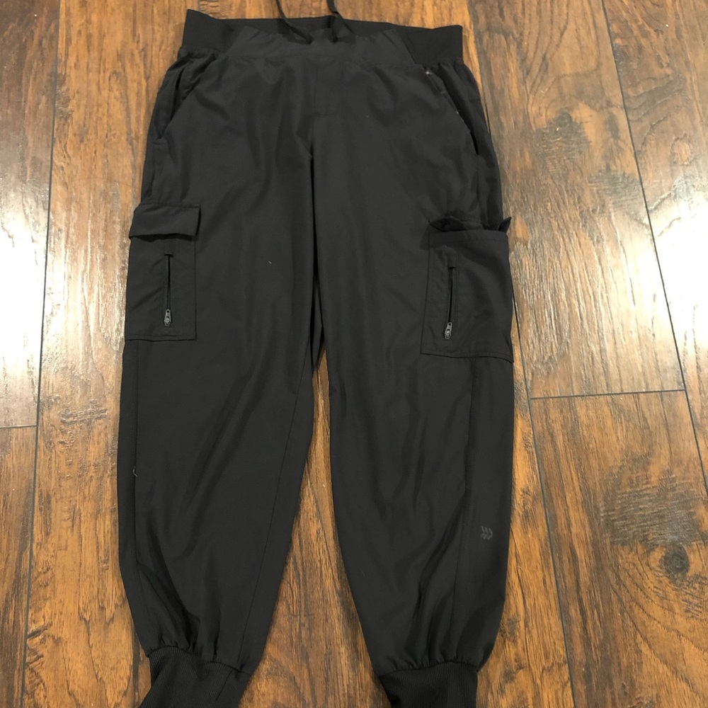 TARGET ALL IN MOTION WOMEN’S CARGO PANTS